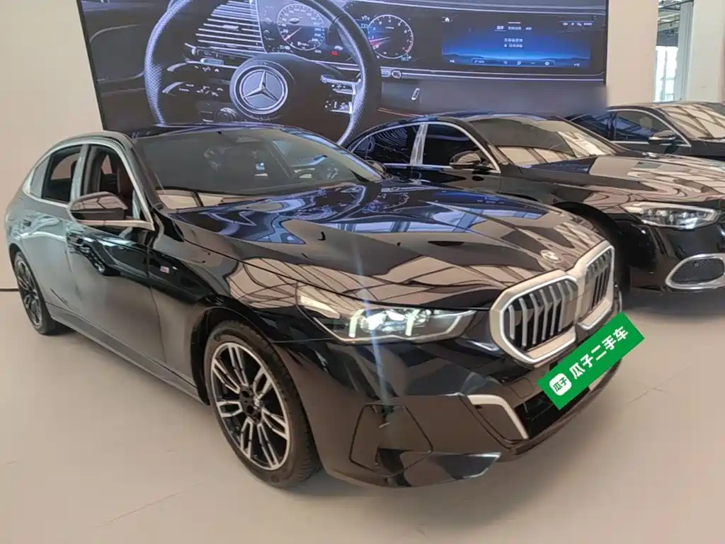 BMW 5 Series — миниатюра 4