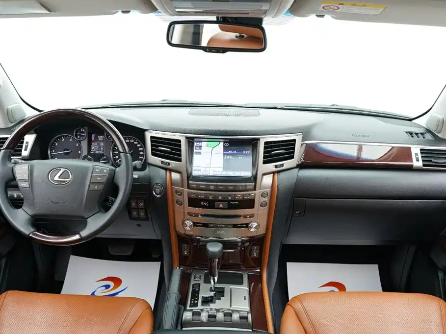 Lexus LX — миниатюра 34