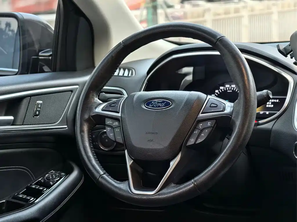Ford Edge — миниатюра 15