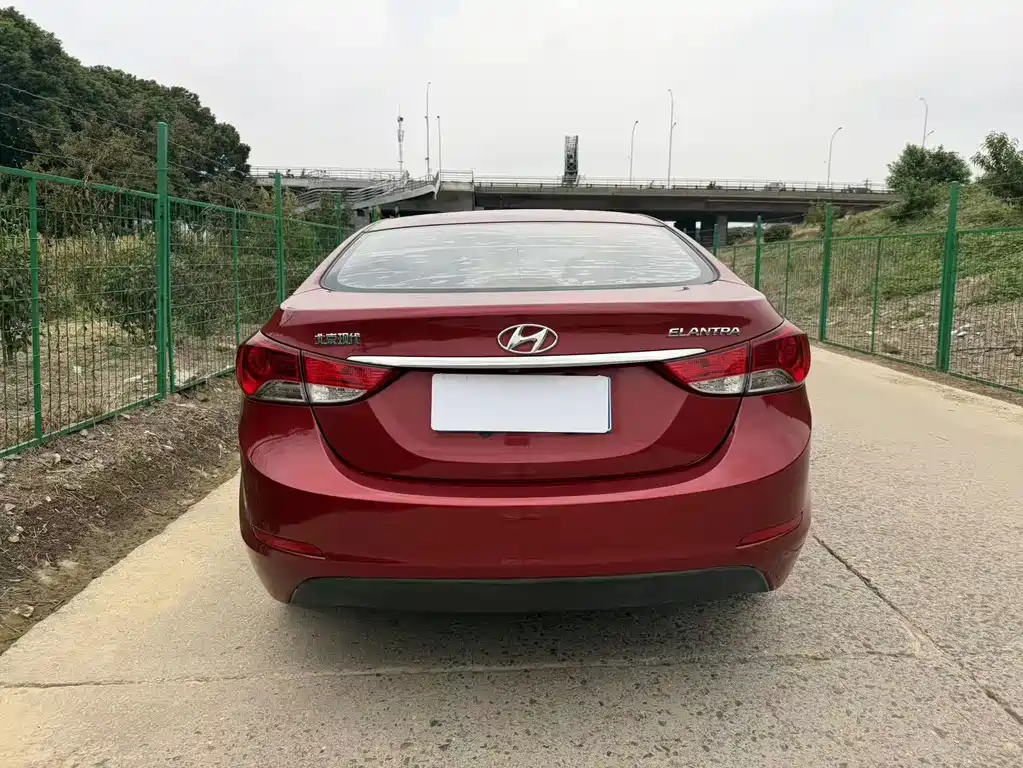 Hyundai Elantra Langdong — миниатюра 10