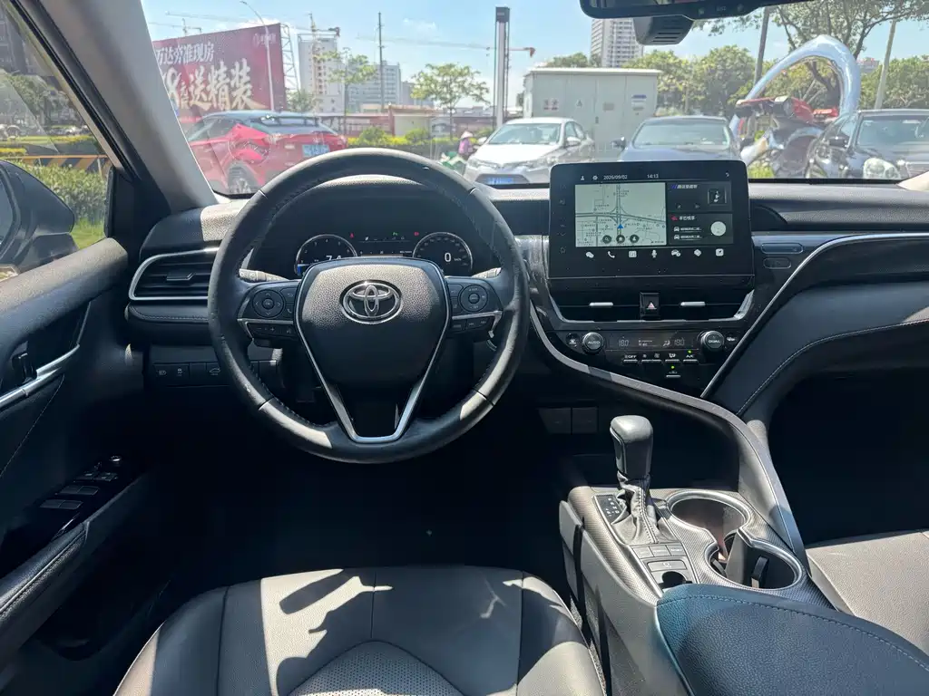 Toyota Camry — миниатюра 18
