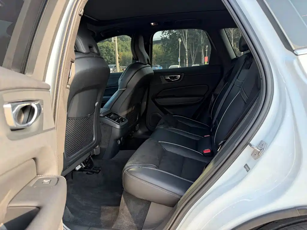 Volvo XC60 — миниатюра 9