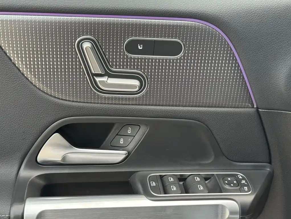 Mercedes-Benz GLB — миниатюра 26