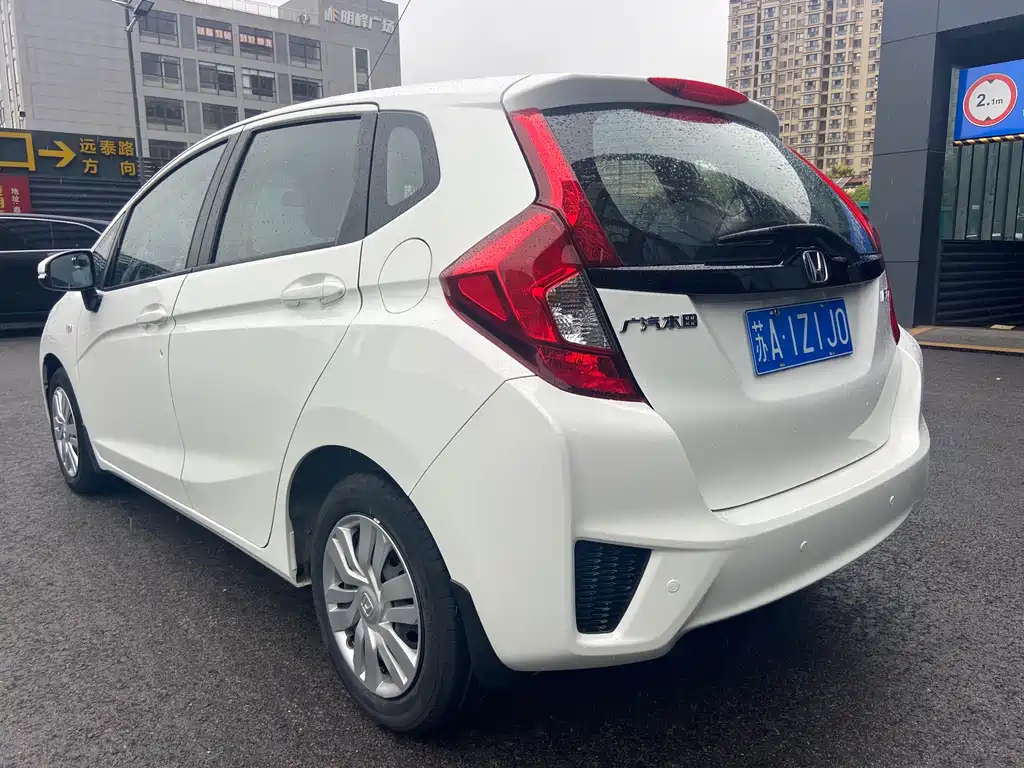 Honda Fit — миниатюра 5