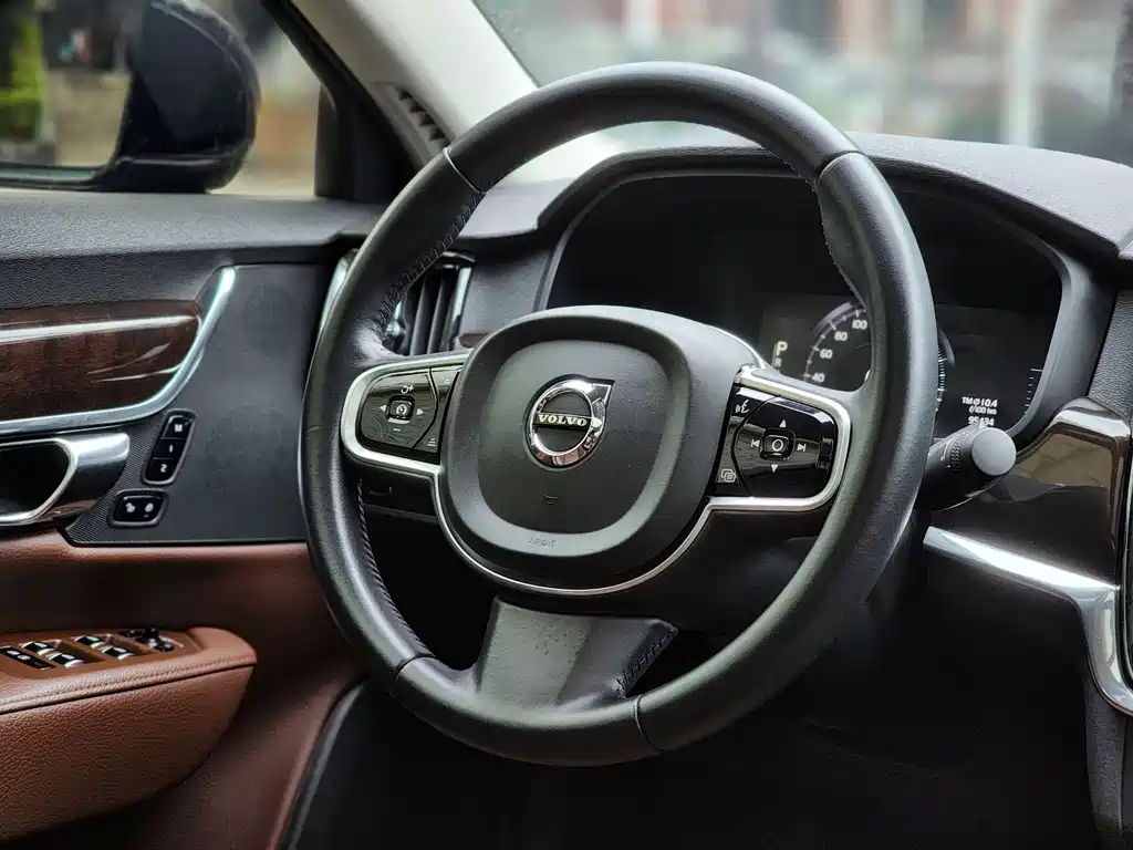 Volvo S90 2018 T5