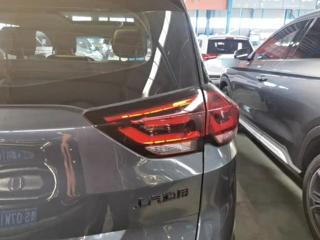 Chevrolet Volando — миниатюра 8