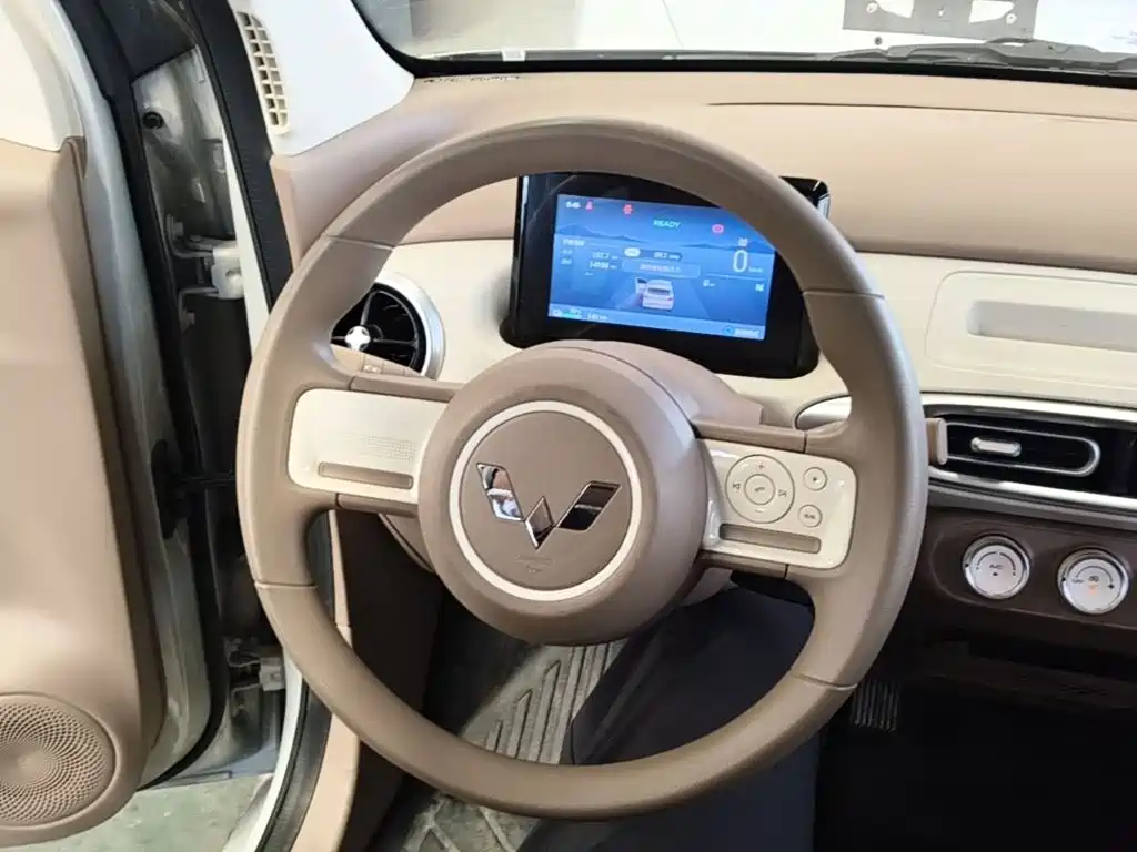 Wuling MINIEV — миниатюра 11