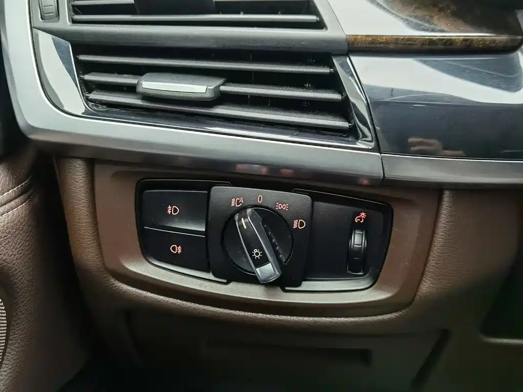 BMW X5 (Import) — миниатюра 21