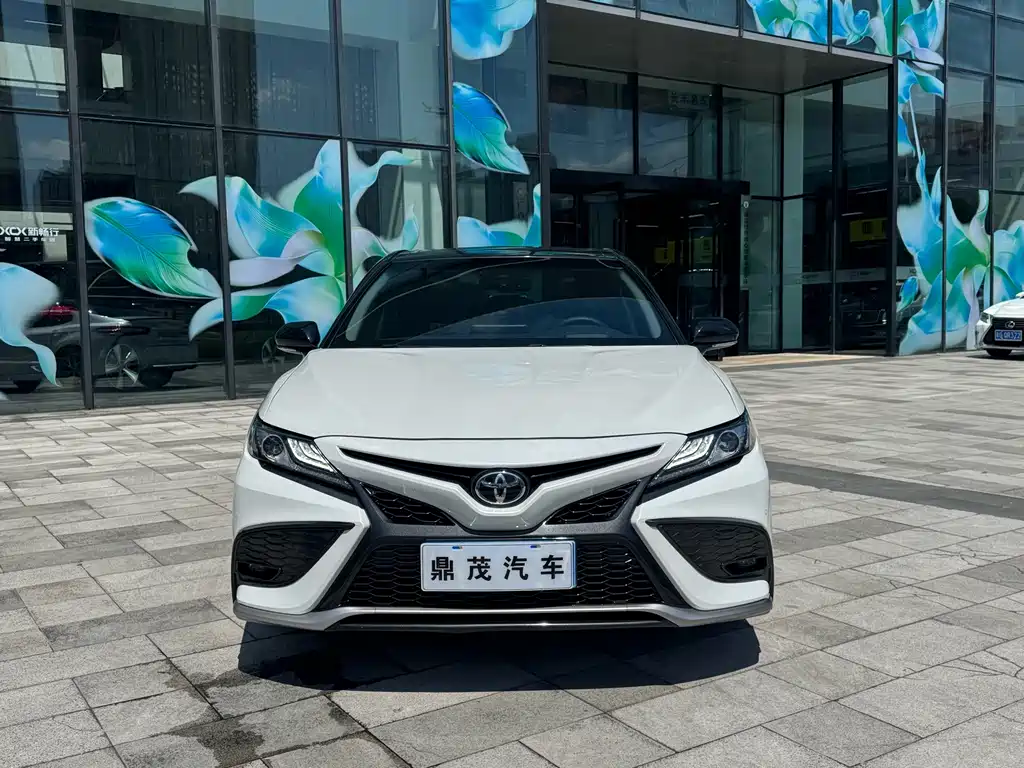 Toyota Camry — миниатюра 2