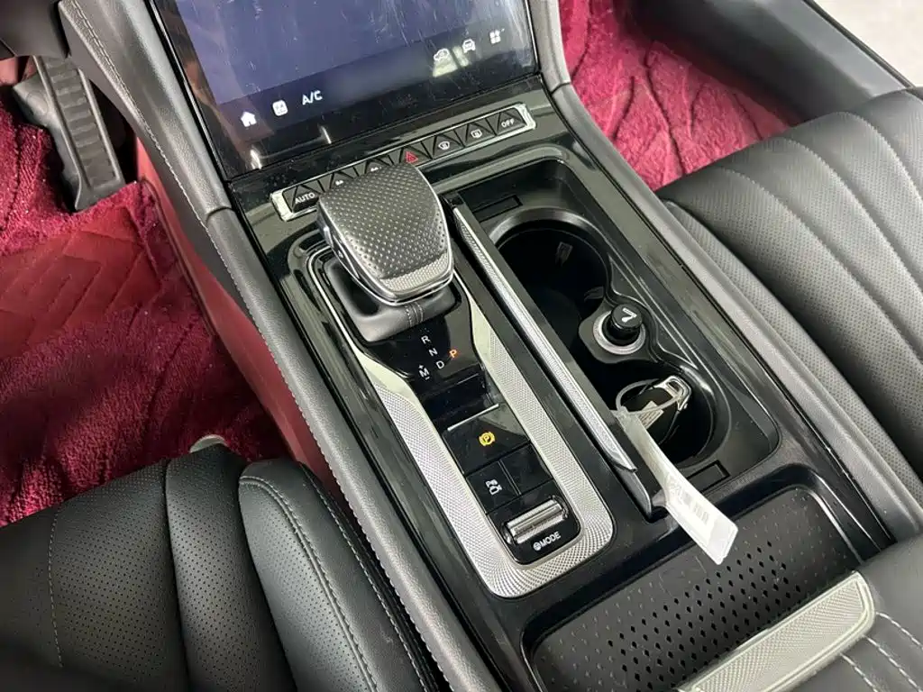 Hongqi H5 2025 2.0T AT