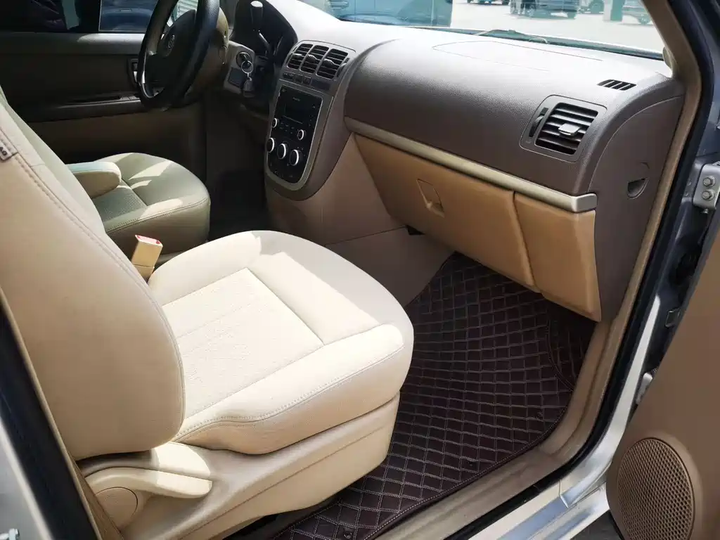 Buick GL8 — миниатюра 8
