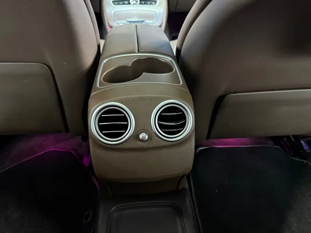 Mercedes-Benz E-Class — миниатюра 12