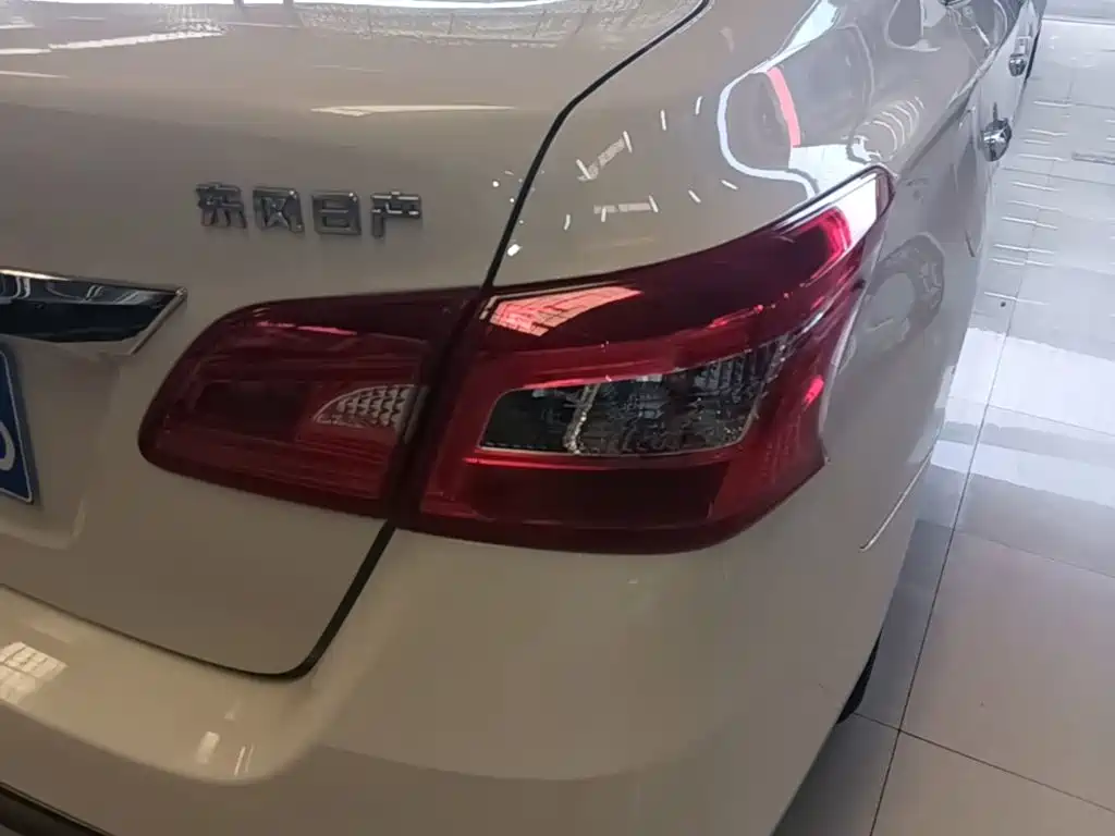 Nissan Sylphy — миниатюра 8