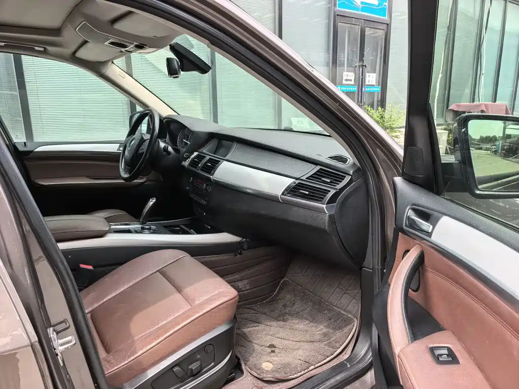 BMW X5 (Import) — миниатюра 9