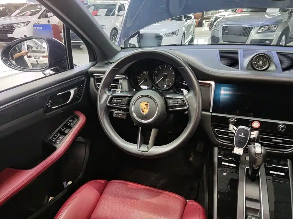 Porsche Macan — миниатюра 11
