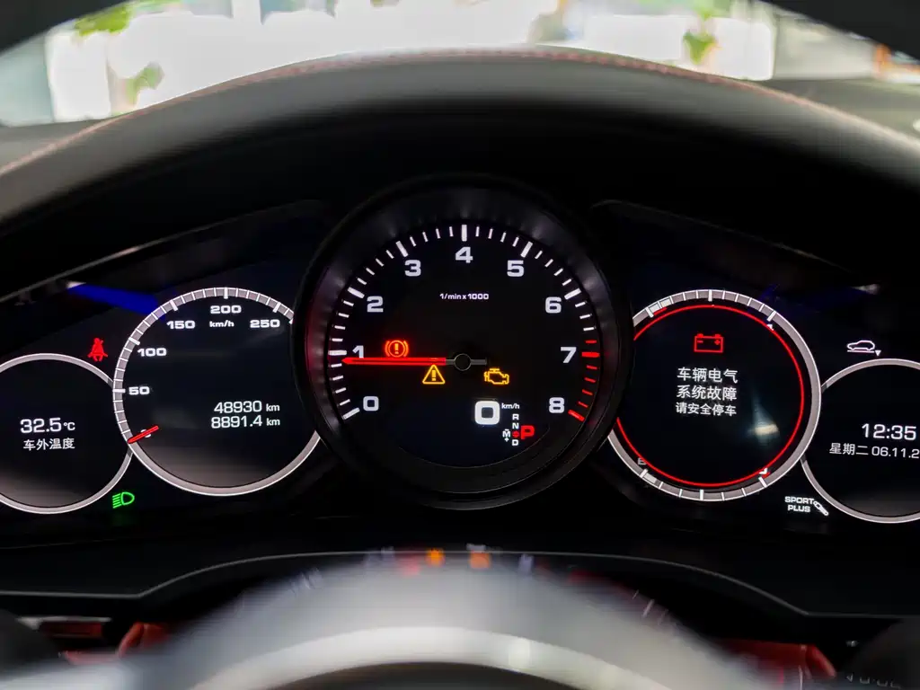 Porsche Cayenne — миниатюра 8