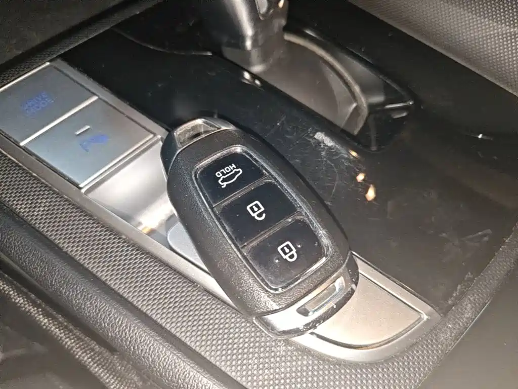 Hyundai Elantra — миниатюра 9