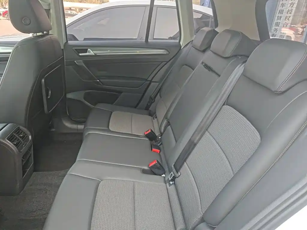 Volkswagen Golf Sportsvan — миниатюра 17