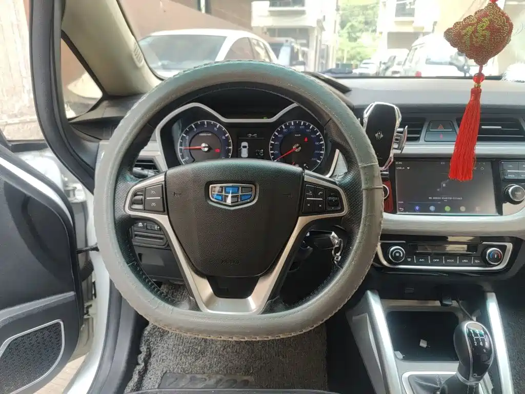 Geely Vision X3 — миниатюра 11