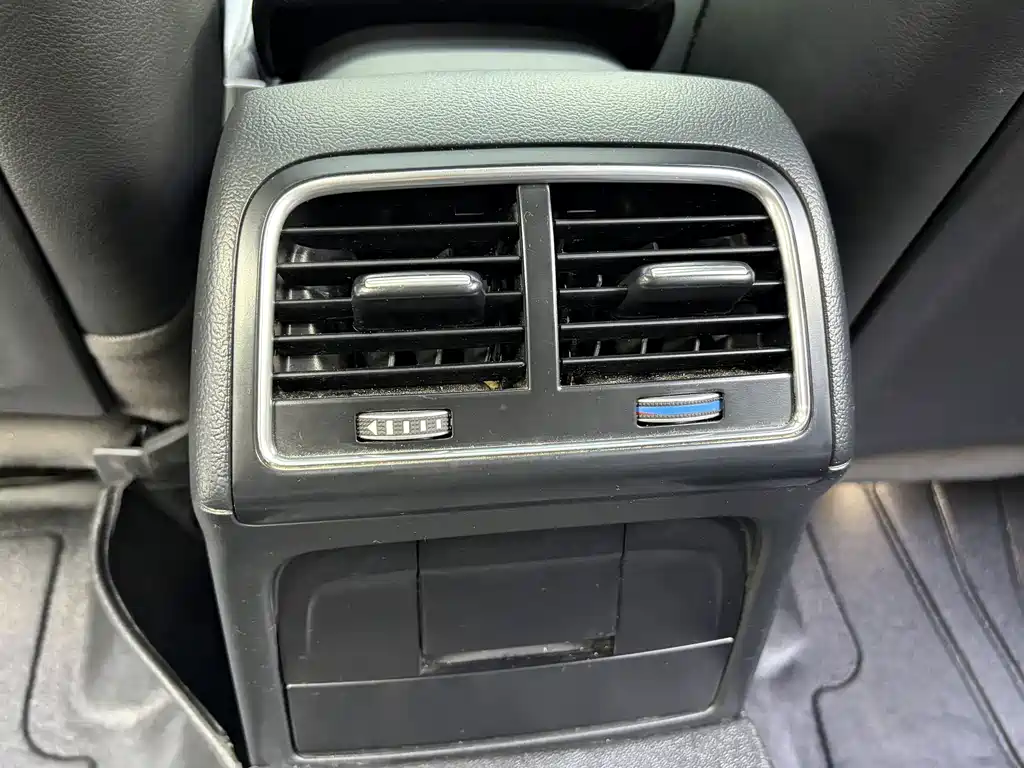 Audi A4L — миниатюра 12