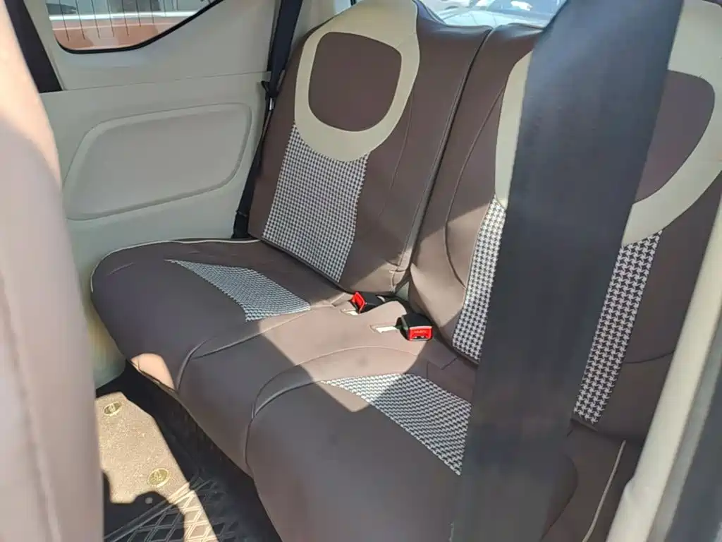 Wuling MINIEV — миниатюра 17