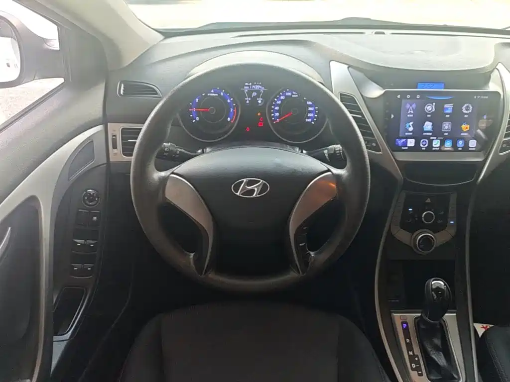 Hyundai Elantra Langdong — миниатюра 11