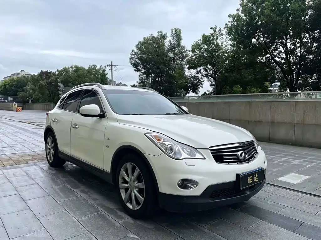Infiniti QX50 2013 2.5L