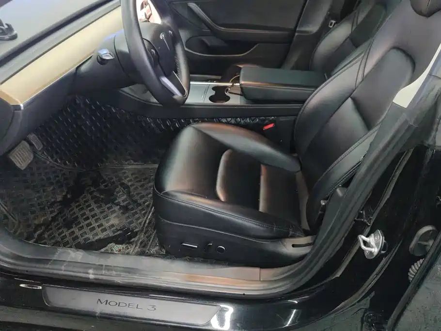Tesla Model 3 — миниатюра 9
