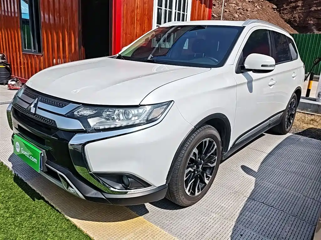 Mitsubishi Outlander 2019 2.0L Enjoy 5 мест V