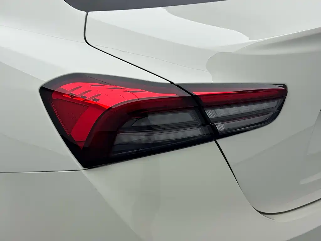 Maserati Ghibli — миниатюра 12