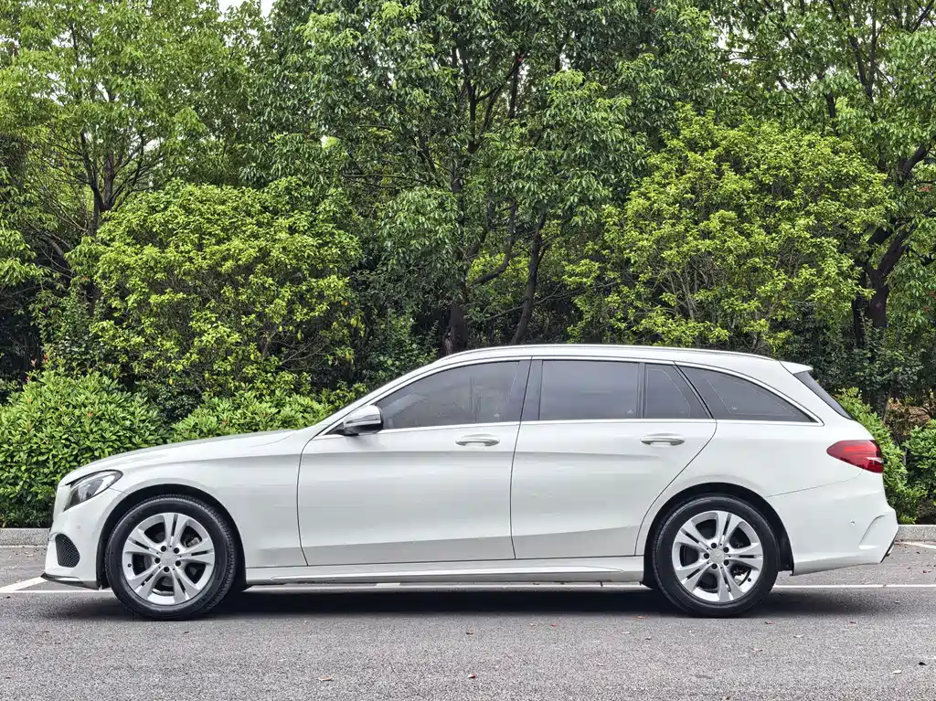 Mercedes-Benz C-Class (Import) — миниатюра 4