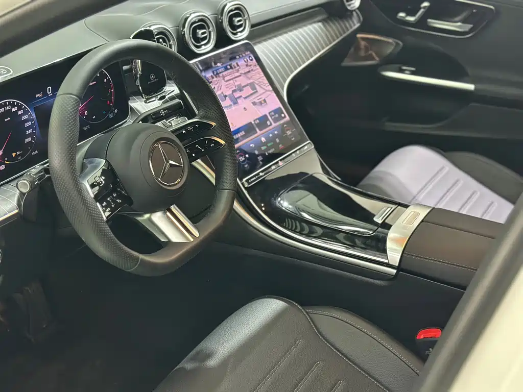 Mercedes-Benz C-Class — миниатюра 13
