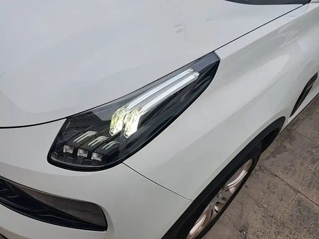 Lynk & Co 01 — миниатюра 24