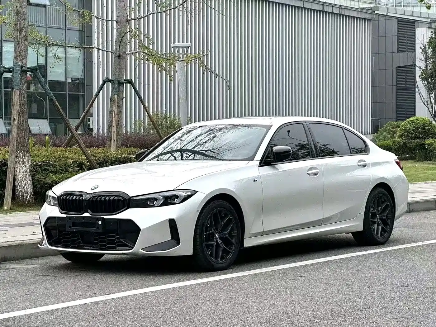 宝马3系 2025款 330Li M运动曜夜套装 2025