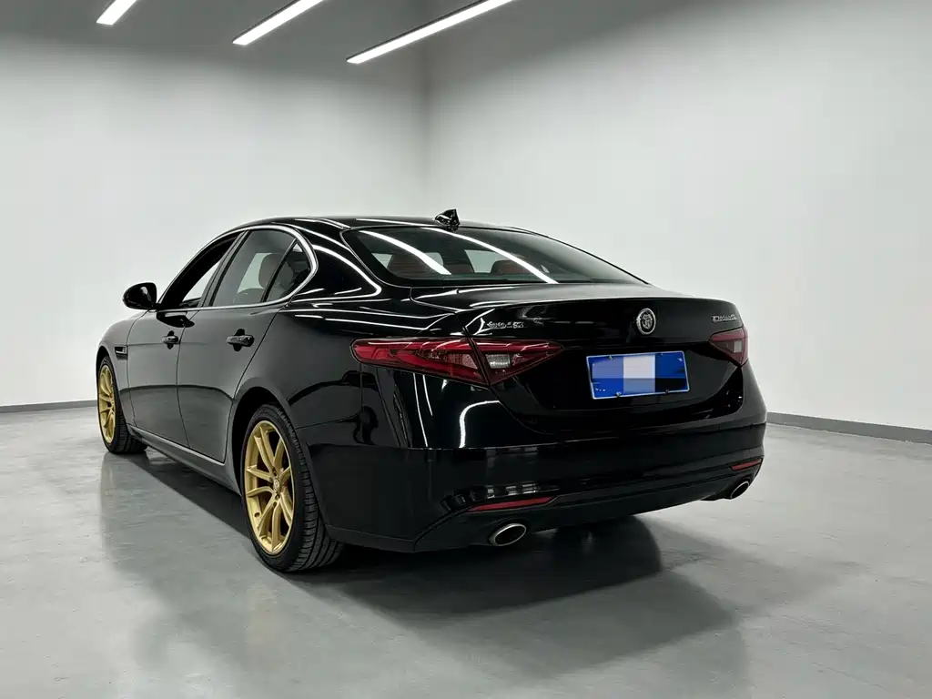 Alfa Romeo Giulia — миниатюра 14
