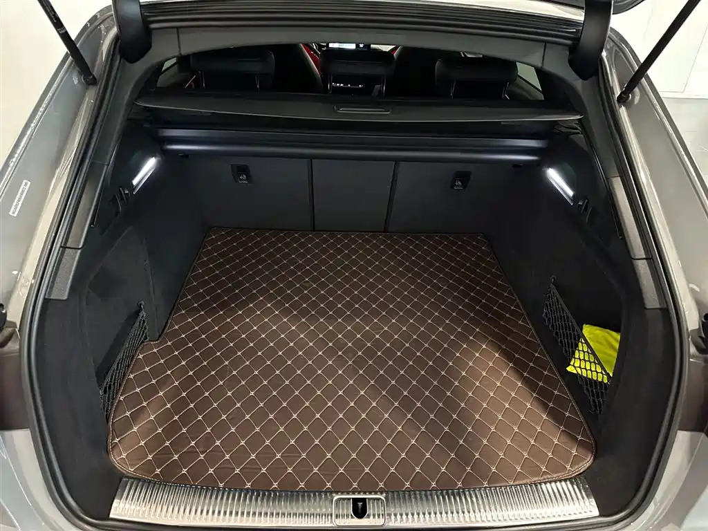 Audi RS 4 — миниатюра 6