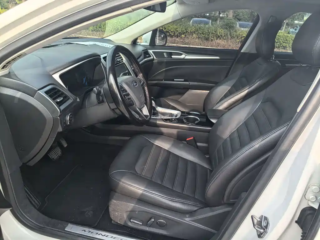 Ford Mondeo — миниатюра 8