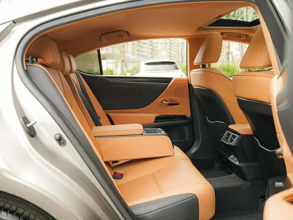 Lexus ES — миниатюра 14