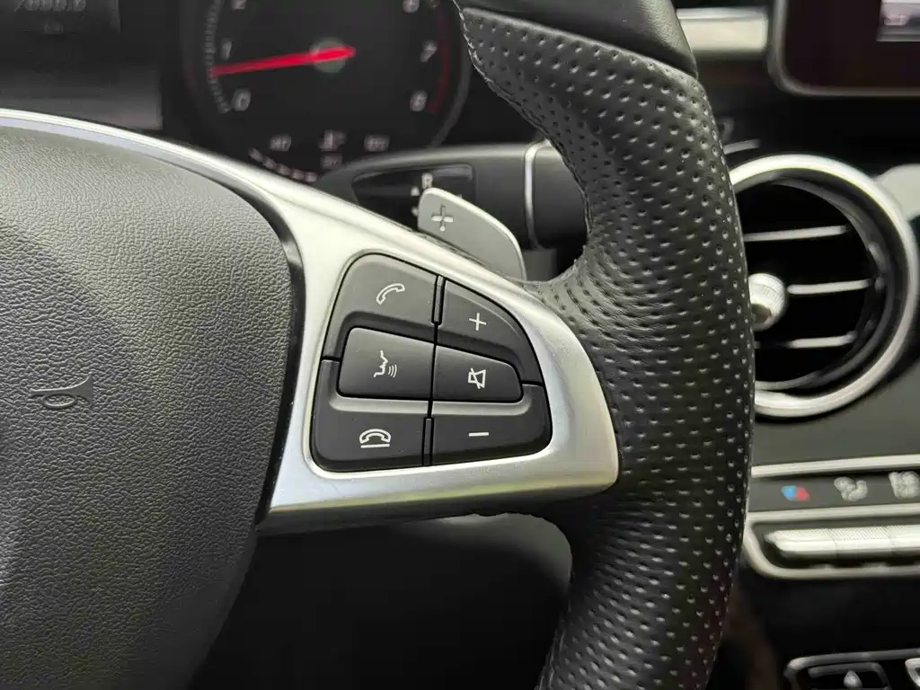 Mercedes-Benz C-Class — миниатюра 12