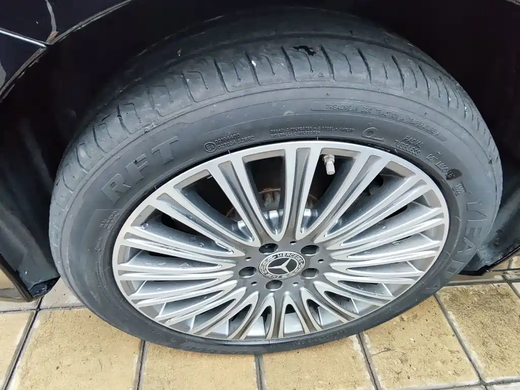 Mercedes-Benz E-Class — миниатюра 4