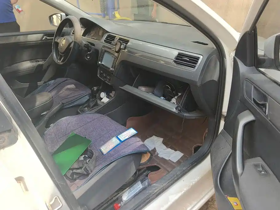 Volkswagen Santana — миниатюра 8