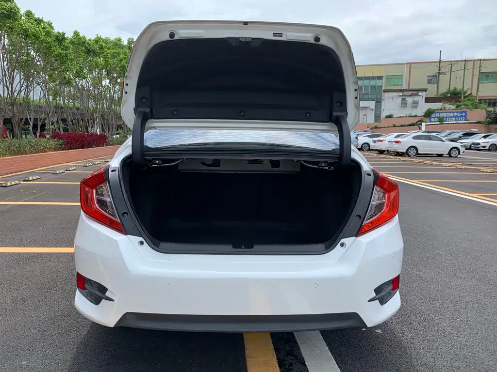 Honda Civic 2016 220TURBO CVT Luxury