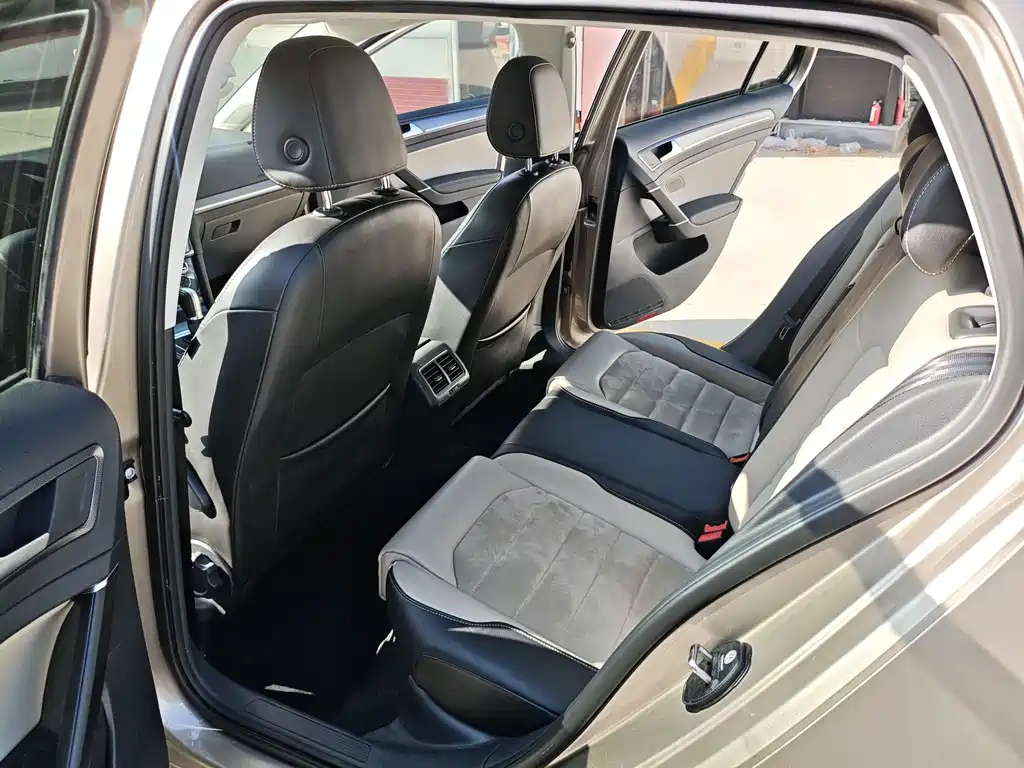 Volkswagen Golf — миниатюра 10