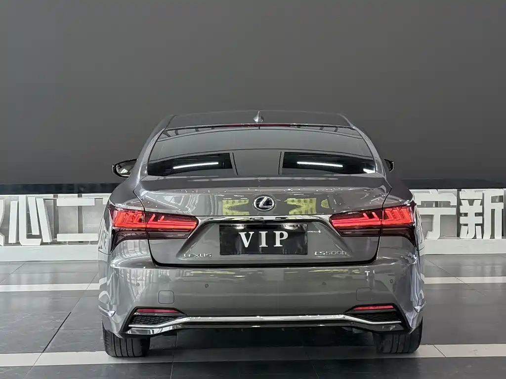 Lexus LS — миниатюра 5