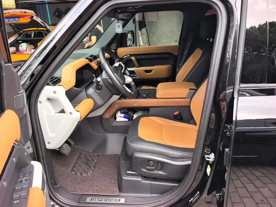 Land Rover Defender — миниатюра 9