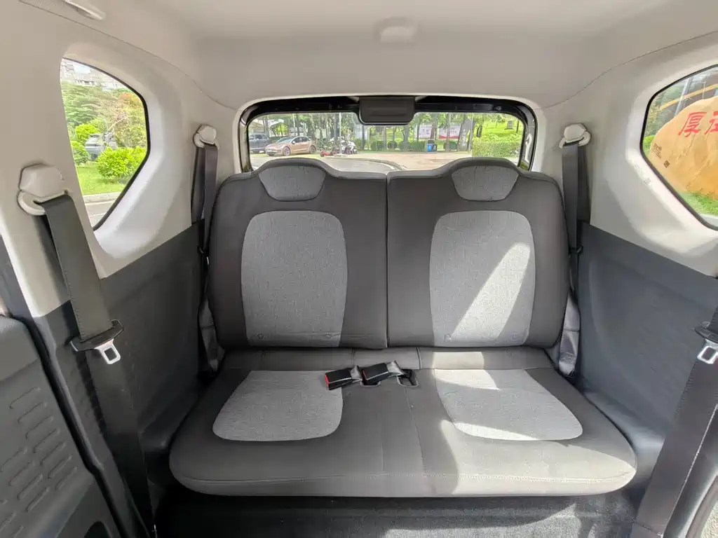 Wuling MINIEV — миниатюра 17