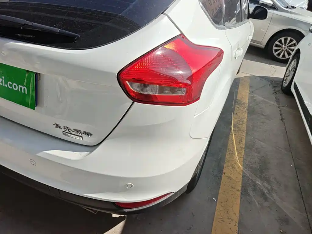 Ford Focus — миниатюра 8