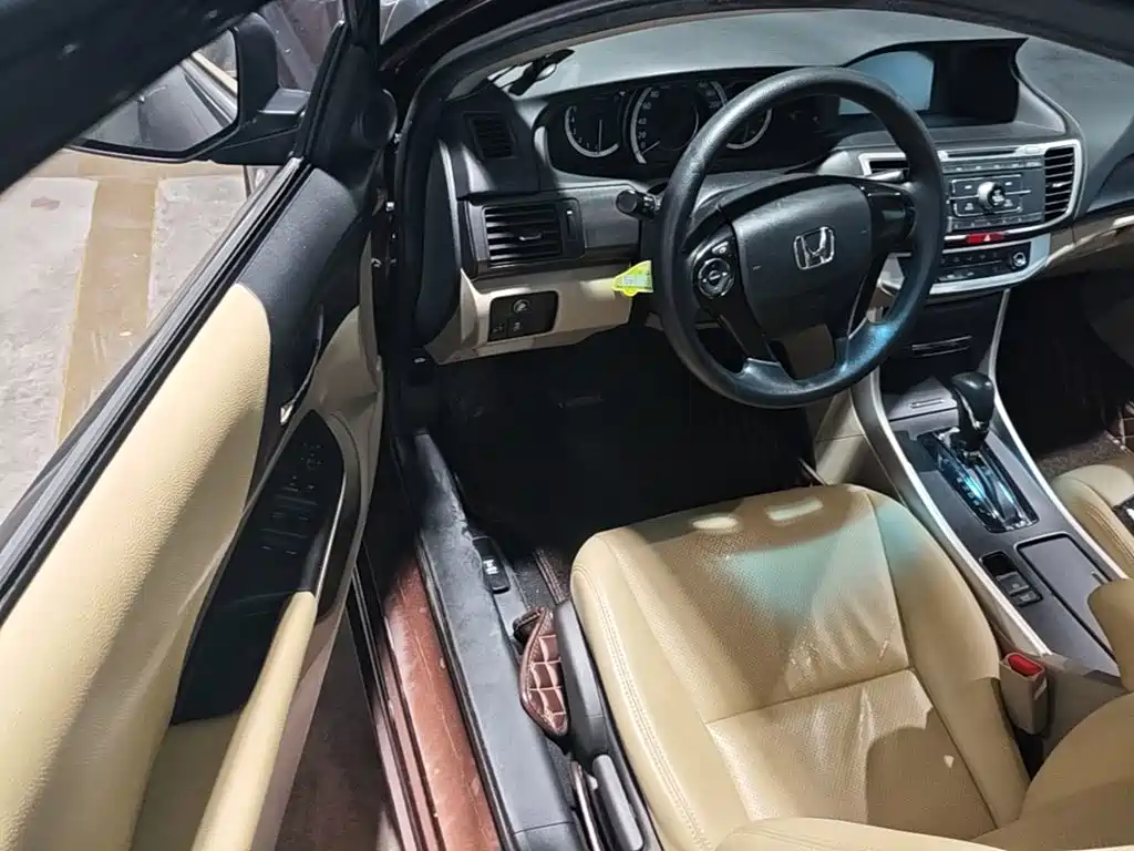 Honda Accord — миниатюра 16