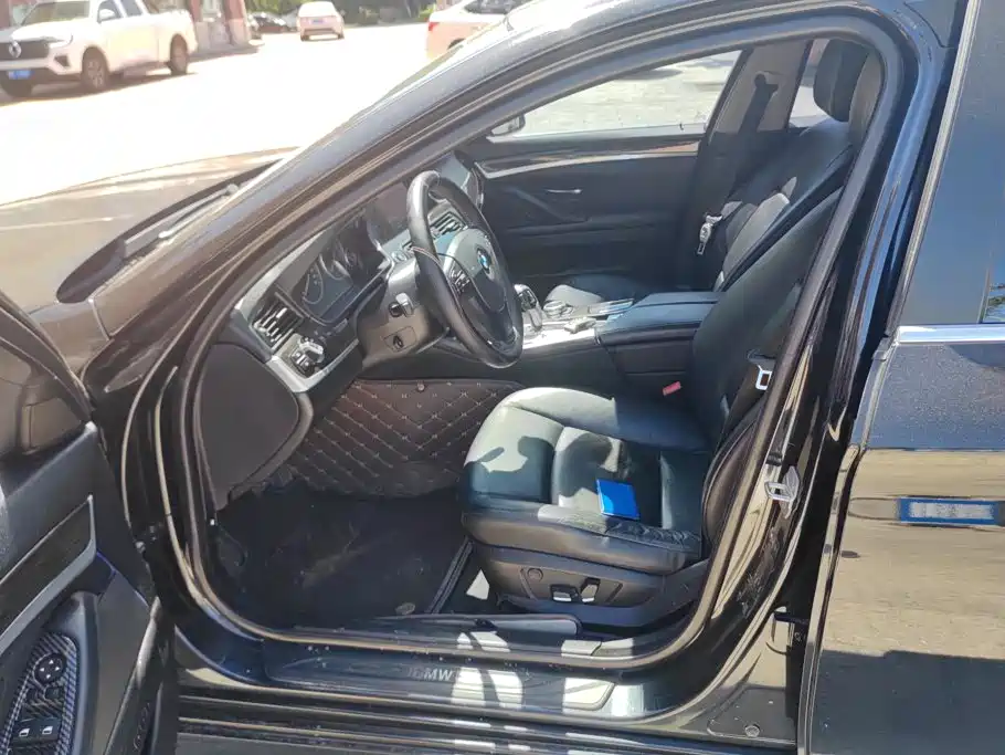 BMW 5 Series — миниатюра 9