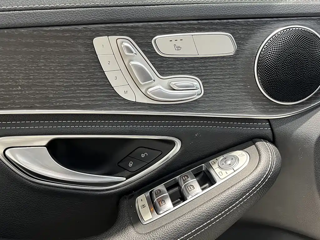 Mercedes-Benz C-Class — миниатюра 9
